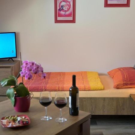 Penzion a wellness U Třeboňské madony Exterior foto