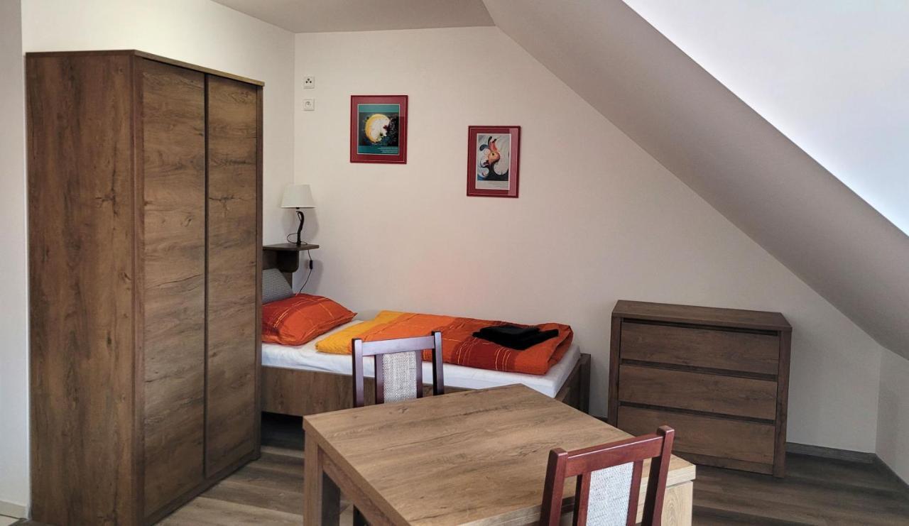 Penzion a wellness U Třeboňské madony Exterior foto