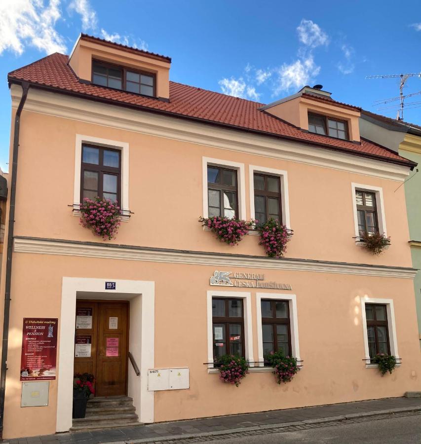 Penzion a wellness U Třeboňské madony Exterior foto