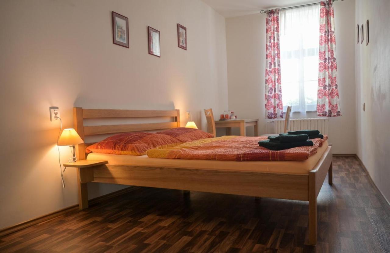Penzion a wellness U Třeboňské madony Exterior foto